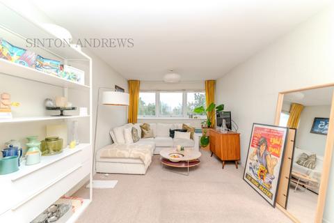 40 Fairlea Place, London, W5 1SP