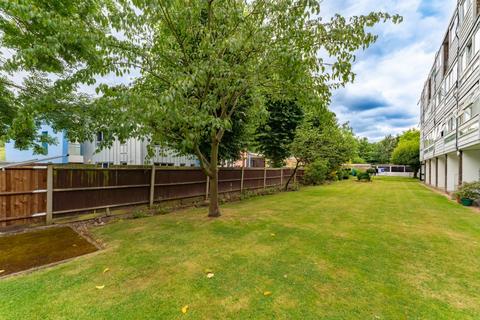 40 Fairlea Place, London, W5 1SP
