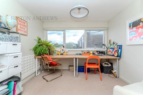 40 Fairlea Place, London, W5 1SP