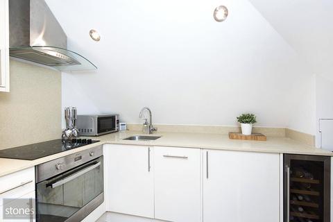 Studio to rent, Holden Road, Whestone, London, N12