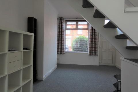 2 bedroom terraced house to rent, Chatham Street, Edgeley