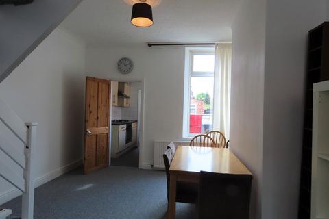 2 bedroom terraced house to rent, Chatham Street, Edgeley