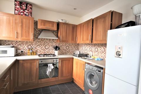 6 bedroom flat to rent, Brudenell Road, Hyde Park, LEEDS, LS6