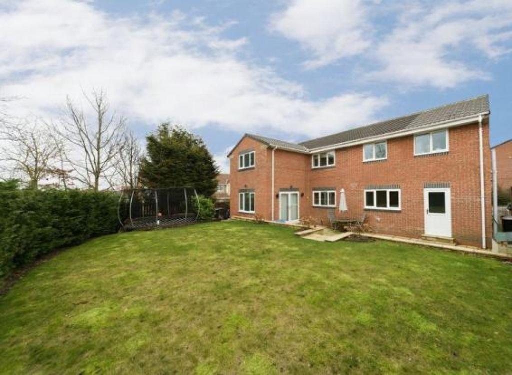Lesbury Close, Chester Le Street, Dh2 6 bed detached house £1,400 pcm