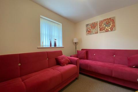 3 bedroom semi-detached house to rent, Stillington Crescent, Leicester LE5