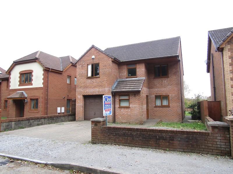 Woodlands Avenue, Clydach, Swansea, City And County of Swansea. 3 bed