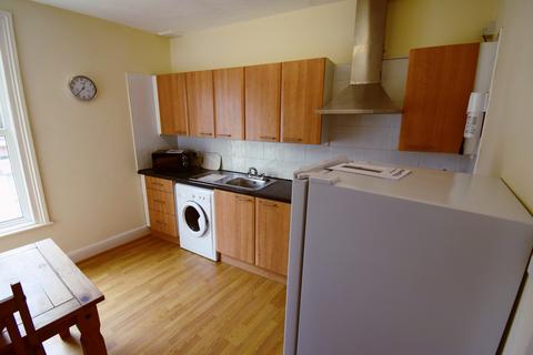 1 bedroom flat to rent, Union Street, Newton Abbot, Devon, TQ12