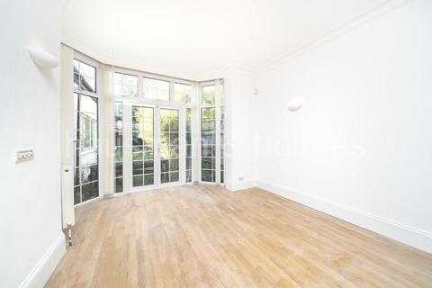 5 bedroom semi-detached house to rent, Hodford Road, Golders Green