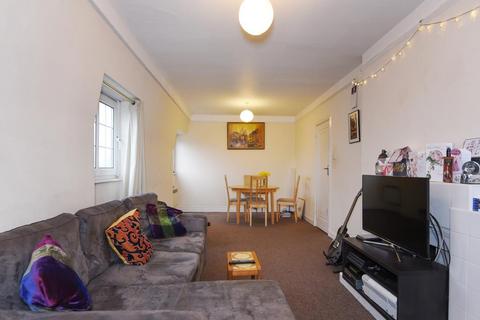 undefined, Sion Court,  Twickenham,  TW1