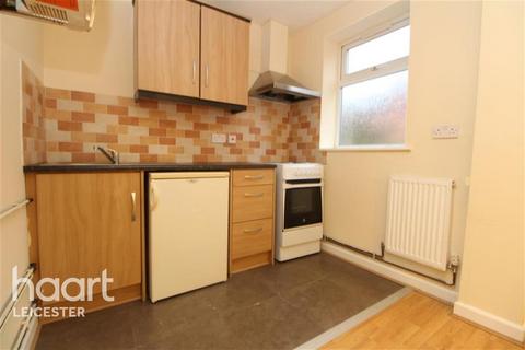 Studio to rent, Merton Avenue