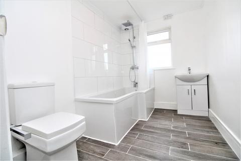 1 bedroom in a house share to rent, Abbots Way, Beckenham, BR3