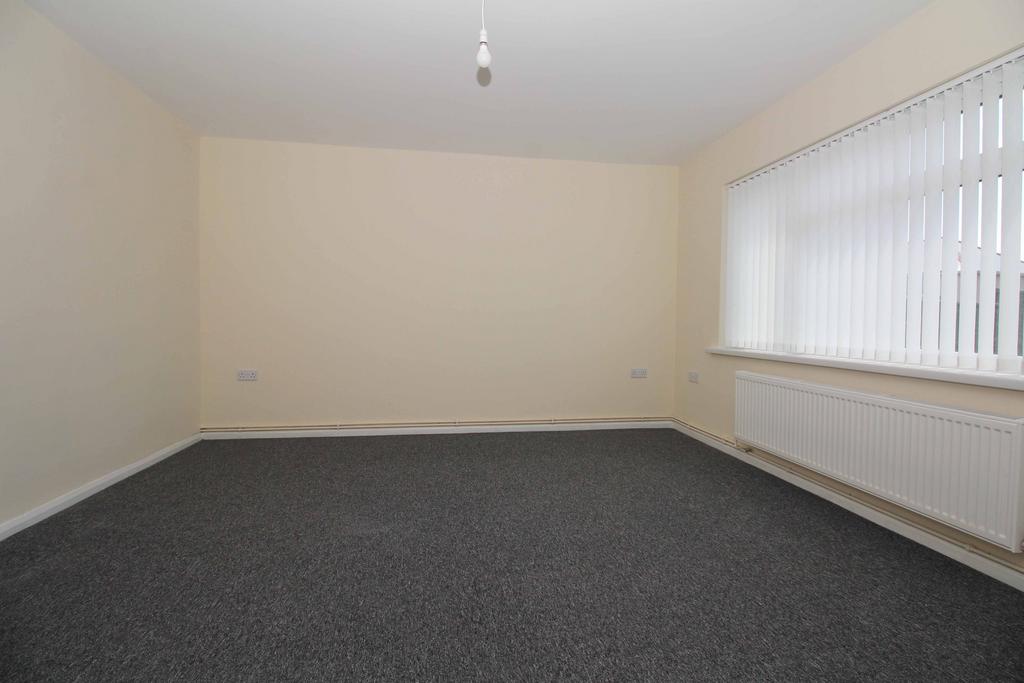 St. Johns Road, Tonyrefail, CF39 8LH 2 bed apartment to rent £595 pcm