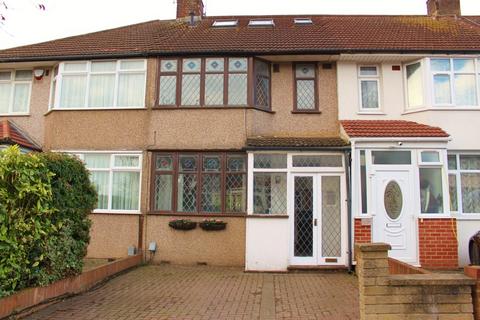 3 bedroom terraced house to rent, Highfield Road, Woodford Green