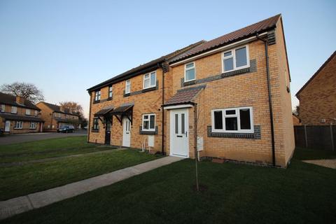 3 bedroom end of terrace house to rent, Wellsfield, Huntingdon
