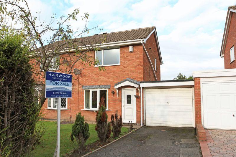 Walker Crescent, St 2 bed semidetached house £135,000
