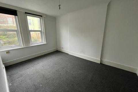 2 bedroom flat to rent, Nelson Road, Hastings