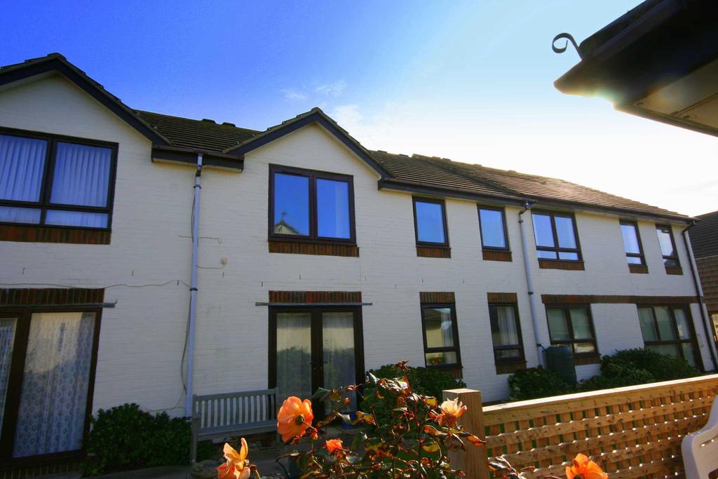 Seaview Court, Selsey 2 bed retirement property £650 pcm (£150 pw)