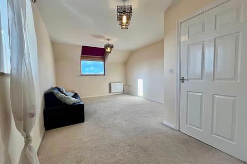 2 bedroom flat to rent, Derwent House, Alnmouth Court, North Fenham, Newcastle upon Tyne, NE5