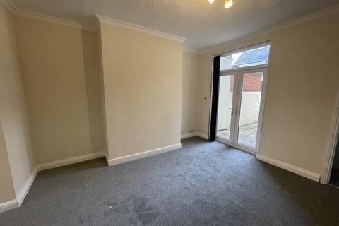 3 bedroom end of terrace house to rent, Collingwood St, Coundon, Durham, DL14