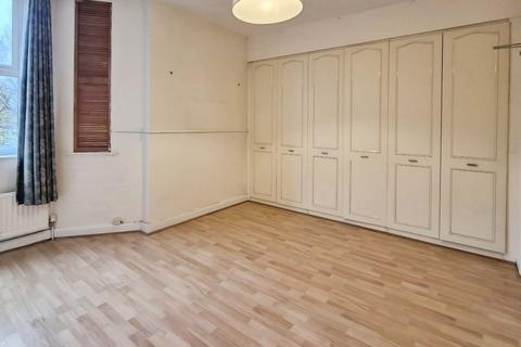 4 bedroom end of terrace house to rent, Coronation Street, Salford, Greater Manchester, M5