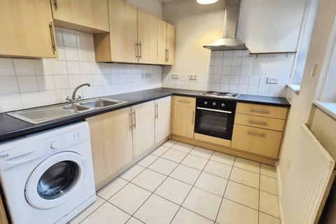 4 bedroom end of terrace house to rent, Coronation Street, Salford, Greater Manchester, M5