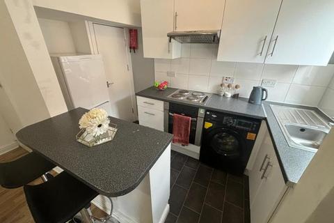 3 bedroom end of terrace house to rent, Granby Place, Leeds LS6