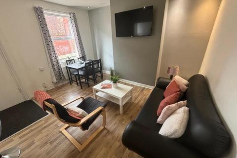 3 bedroom end of terrace house to rent, Granby Place, Leeds LS6