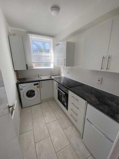 2 bedroom flat to rent, Wilmslow Road, Fallowfield