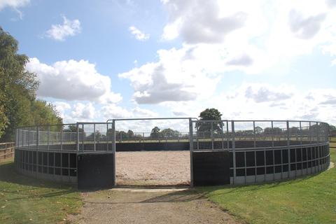 Horringer Near Bury St Edmunds Suffolk Equestrian Property 2 200 Pcm 508 Pw