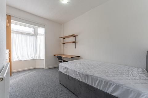 8 bedroom terraced house to rent, Tiverton Road, Birmingham B29