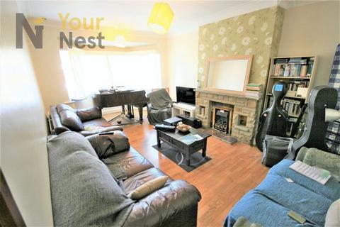 4 bedroom semi-detached house to rent, St Chads Drive, Headingley, LS6 3PZ