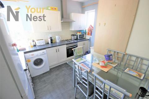 4 bedroom semi-detached house to rent, St Chads Drive, Headingley, LS6 3PZ