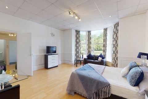 Studio to rent, Virginia House, Leeds LS6