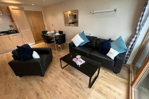 2 bedroom flat to rent, Mackenzie House, Leeds LS10
