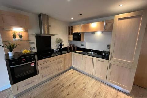 2 bedroom flat to rent, Mackenzie House, Leeds LS10