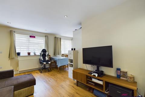 2 bedroom flat to rent, Gorringe Road, Upperton, Eastbourne, BN22