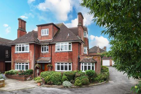 2 bedroom apartment for sale, Kirkwick Avenue, Harpenden, Hertfordshire, AL5