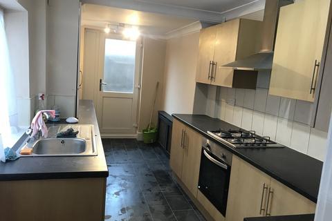 2 bedroom end of terrace house to rent, Malborough Avenue, Goole