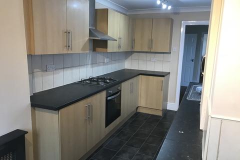 2 bedroom end of terrace house to rent, Malborough Avenue, Goole