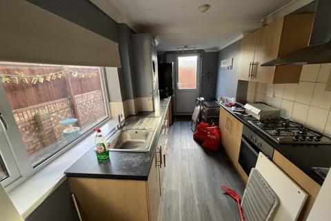 2 bedroom end of terrace house to rent, Malborough Avenue, Goole