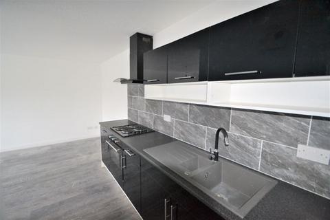 2 bedroom apartment to rent, Moorfield Chase, Bolton