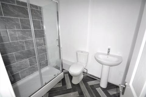 2 bedroom apartment to rent, Moorfield Chase, Bolton