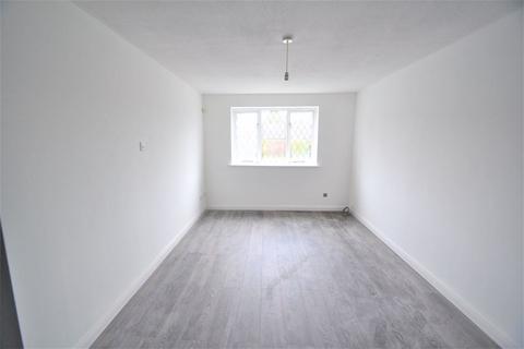 2 bedroom apartment to rent, Moorfield Chase, Bolton