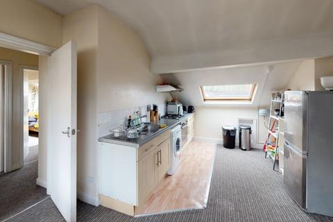 2 bedroom flat to rent, Blenheim Terrace, University, Leeds LS2 9HD