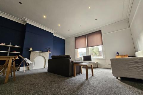 1 bedroom terraced house to rent, Blenheim Terrace, University, Leeds LS2 9HD