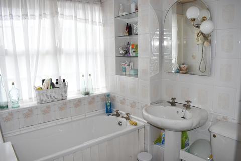 37 Templars Close, Greetland, Halifax, HX4 8QE