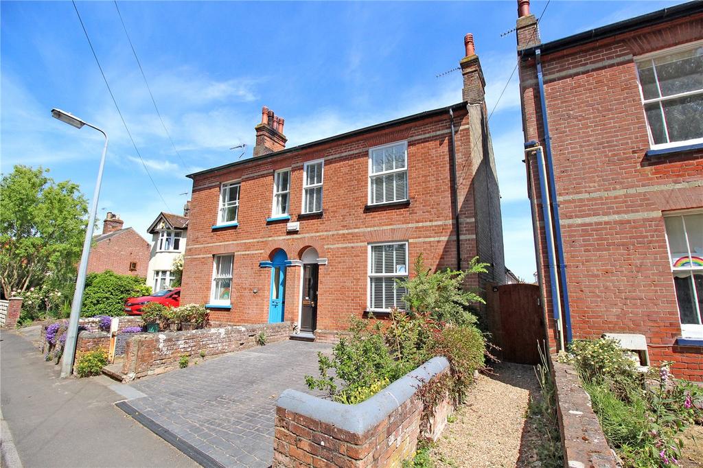 Church Road, Kessingland, Lowestoft, Suffolk, NR33 2 bed semidetached