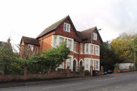 Studio to rent, Salisbury House, Canterbury, Kent, CT2