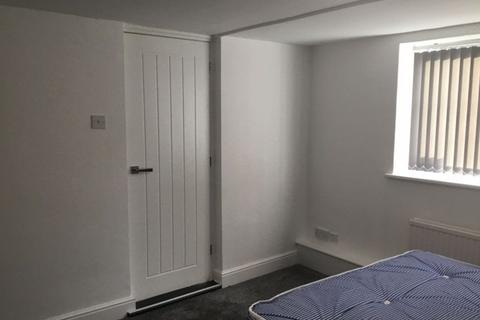 Studio to rent, Salisbury House, Canterbury, Kent, CT2