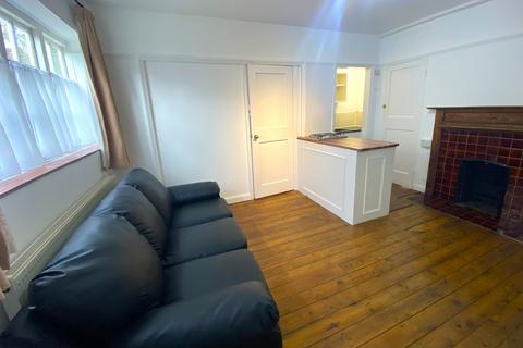 1 bedroom ground floor flat to rent, Erskine Hill, Hampstead Garden Suburb NW11